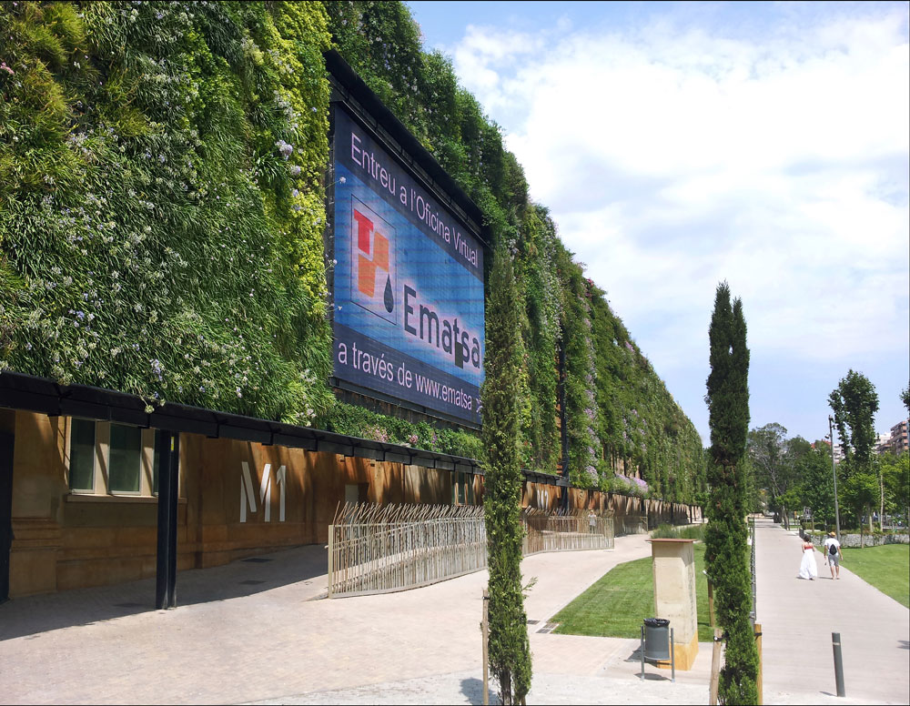 Façade végétale immeuble à Tabacalera, Espagne